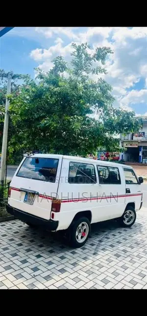 Mitsubishi Delica 1983 Van (Used)