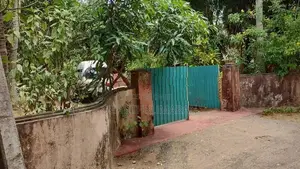 Land with House for Sale in Nallur