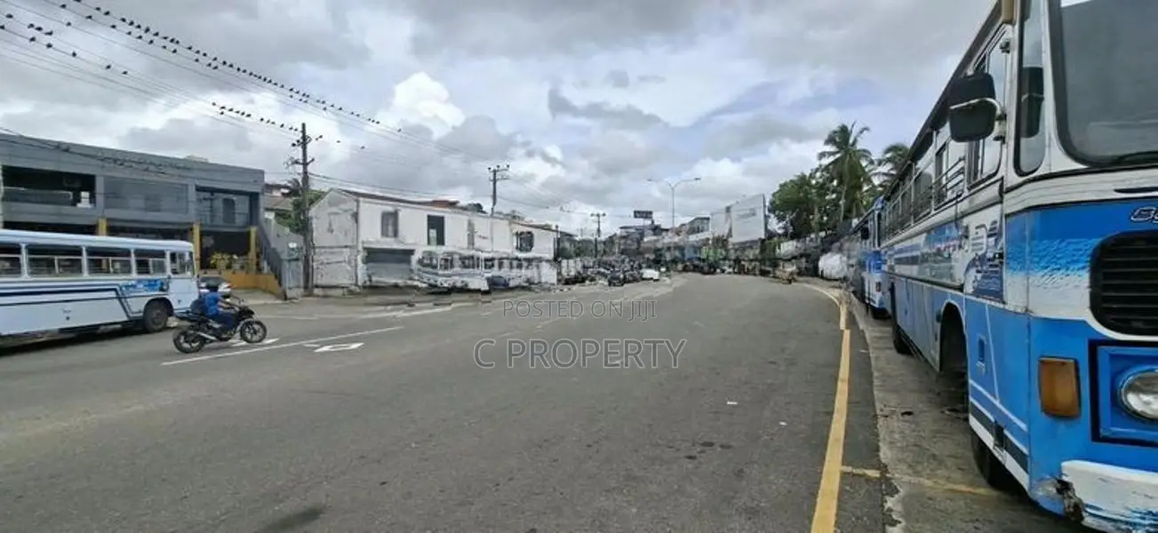 Land for sale Baththaramulla palawaththa