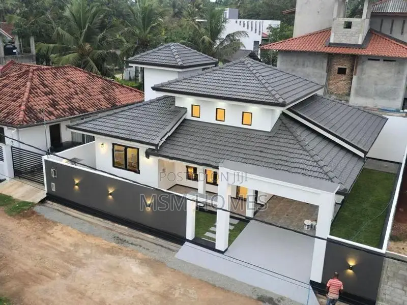 Negombo Brand New House For Sale in Demahanhandiya