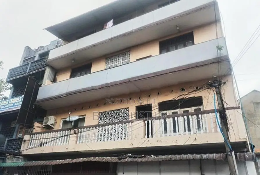 Four Story Commercial Building for Sale in Colombo 10