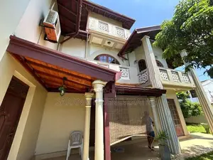 House Ideal For Two Families 2 Units - Katunayake 150 m to Negombo Rd