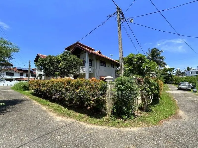 House Ideal For Two Families 2 Units - Katunayake 150 m to Negombo Rd