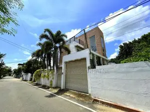 Modern Two-Story Box-Type House for Sale Ja-Ela Lake City