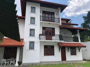 Luxury 3 Story House From Kadawatha Meegahawatta