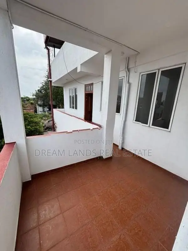 3rd floor unit on rent mount laviniya