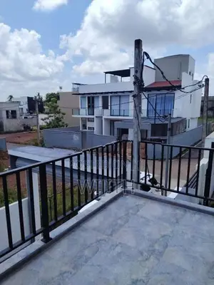 පැය 24 ආරක්ෂිතව ඉන්න සුපරි දෙමහල් නිවසක් විකිනිමට පෑලෑන්වත්ත.