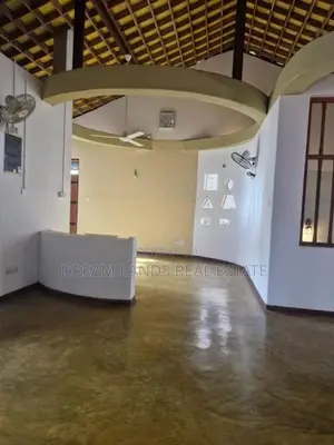 Upper floor for rent Thalawathugoda