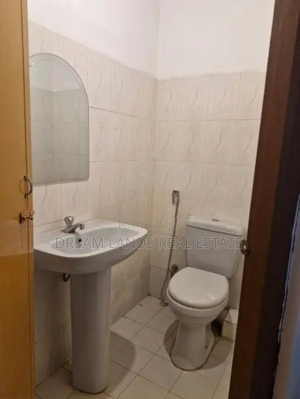 Upper floor for rent Thalawathugoda