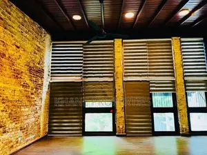 BEAUTIFUL PROPERTY FOR LEASE – LAKE DRIVE