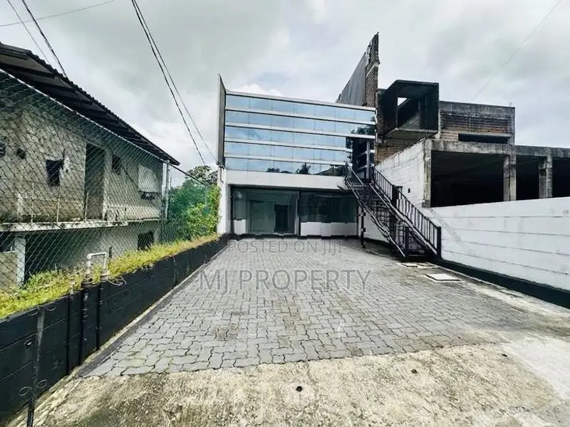 ( YC-1232) Valuable Commercial Building Rent in Battaramulla