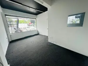 ( YC-1232) Valuable Commercial Building Rent in Battaramulla