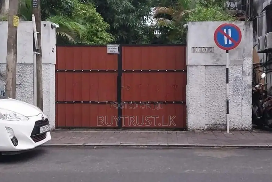 Commercial Land for sale in Colombo 14