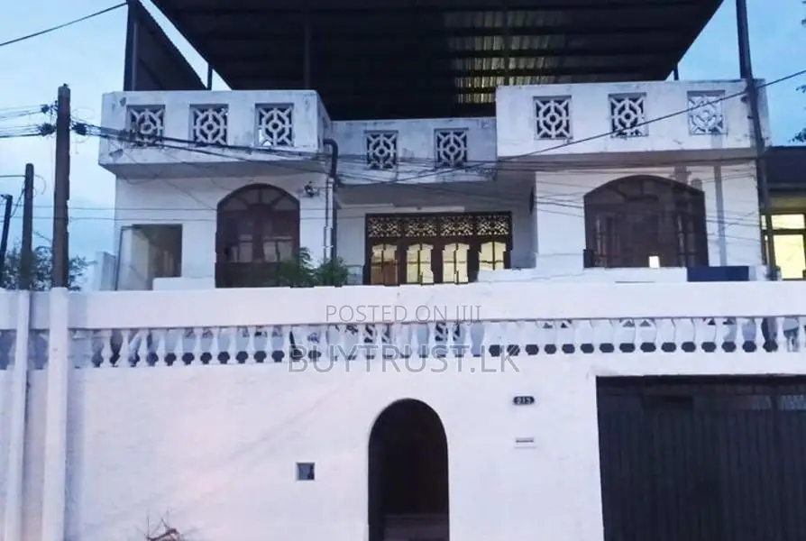 Three Story House for Sale in Mount Lavinia