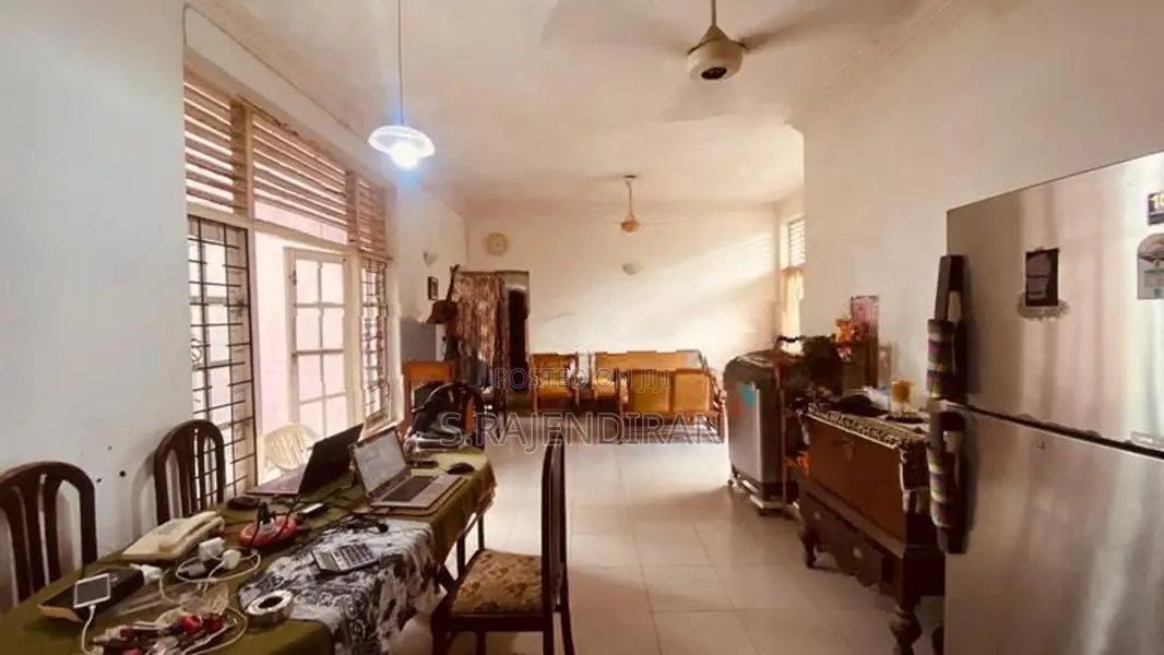 two Units house for sale in Mount lavinia