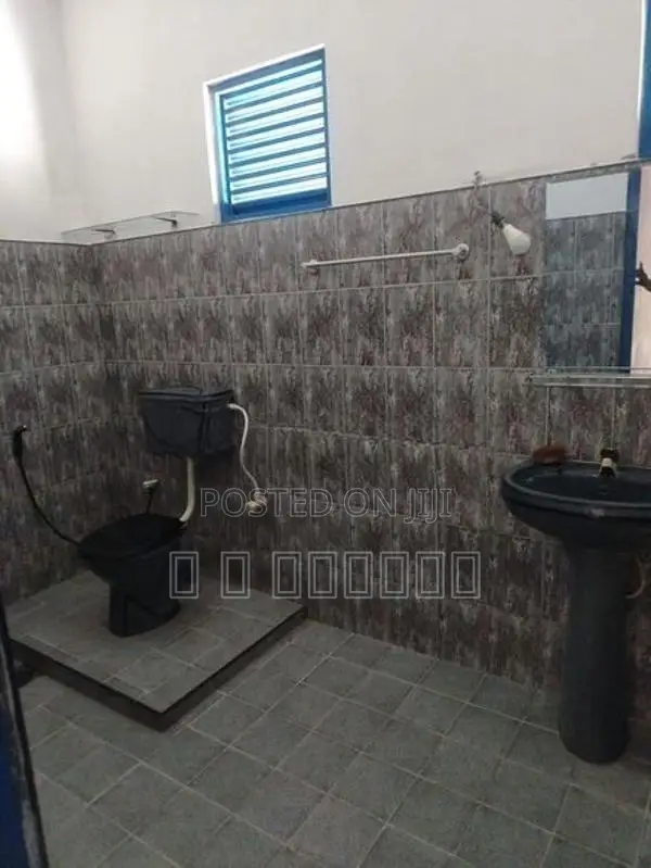 3Bedroom upstair house for rent piliyandala