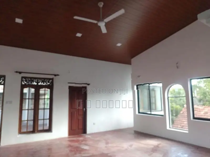 3Bedroom upstair house for rent piliyandala