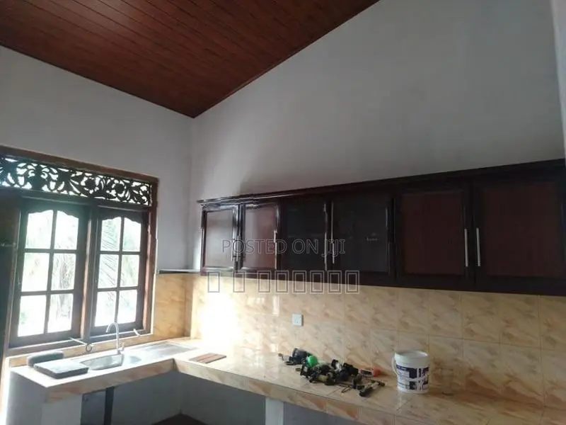 3Bedroom upstair house for rent piliyandala