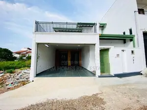 Luxury Family Home for Sale in Athurugiriya – 6 Perches