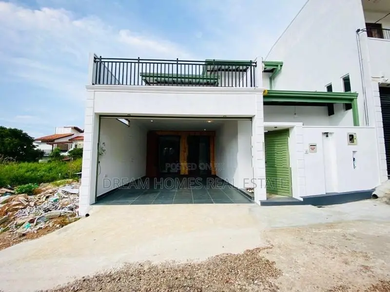 Luxury Family Home for Sale in Athurugiriya – 6 Perches