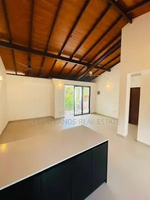 Upper floor for rent batharamulla Koswatte