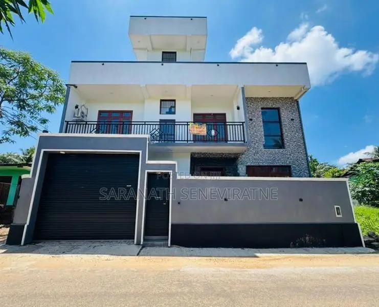 Brand New 5 Bedrooms 4 AC House For Sale In Homagama Magammana