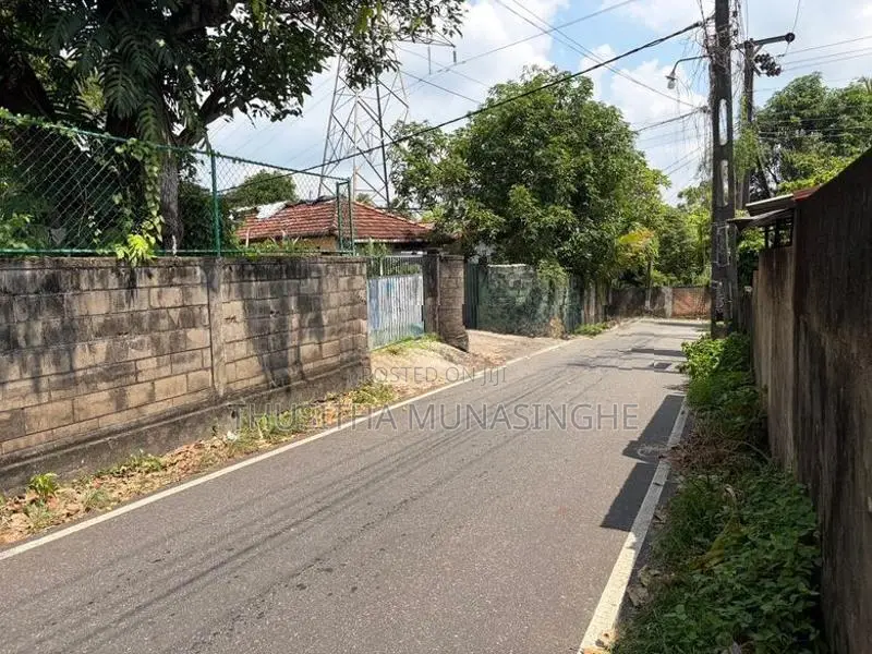 19 Perches Land For Sale In Battaramulla