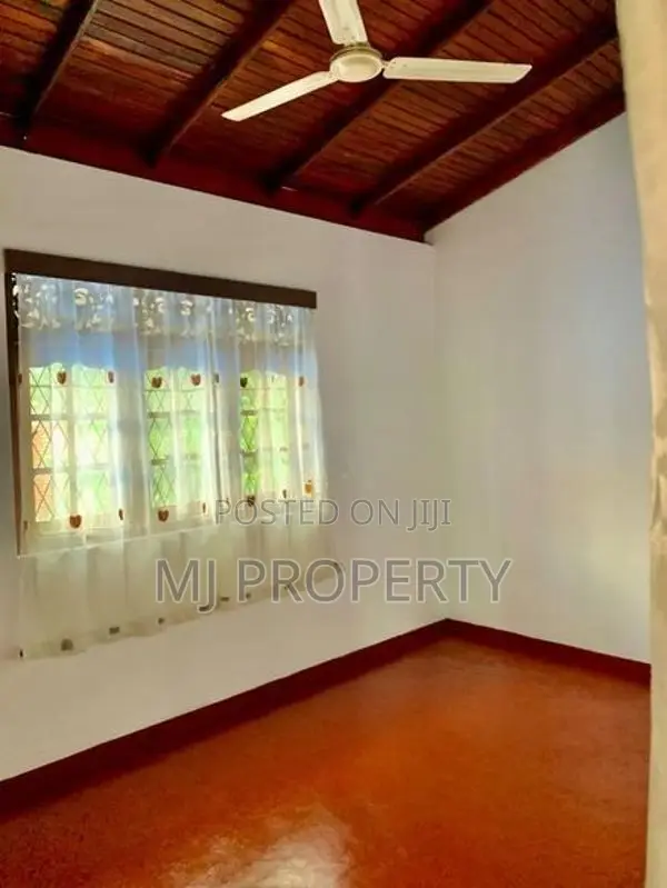 ( SR-1228) Valuable Upper Floor House Rent in Dematagoda