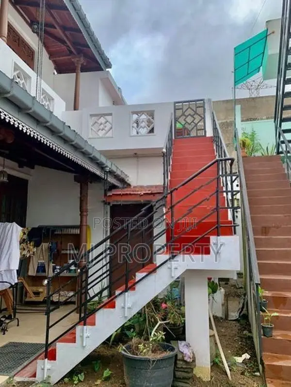 ( SR-1228) Valuable Upper Floor House Rent in Dematagoda