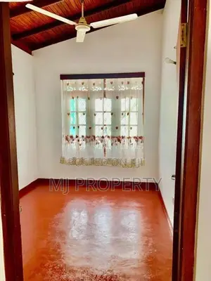 ( SR-1228) Valuable Upper Floor House Rent in Dematagoda