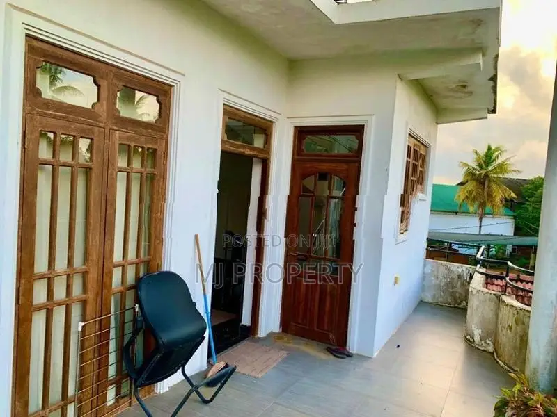 ( SR-1227) Valuable Two Storey House Rent in Boralesgamuwa