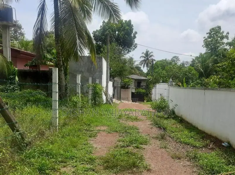 Land for Sale in Ja-Ela