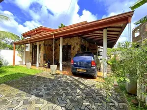 House in Kithulawila Rd Kiriwaththuduwa Homagama