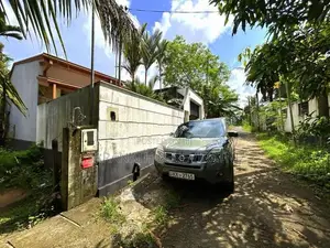 House in Kithulawila Rd Kiriwaththuduwa Homagama