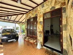House in Kithulawila Rd Kiriwaththuduwa Homagama