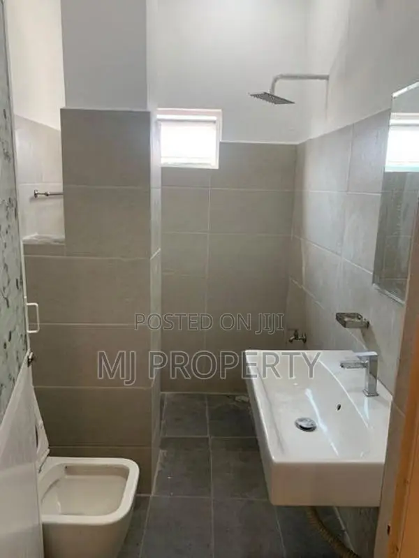 ( SR-1258) Valuable 2nd Floor Luxury House Rent in Kelaniya