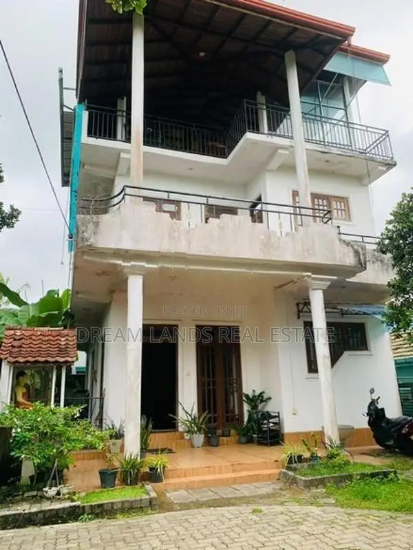 ☆ Boralesgamuwa 4 Story House for Rent ( R- 849 )
