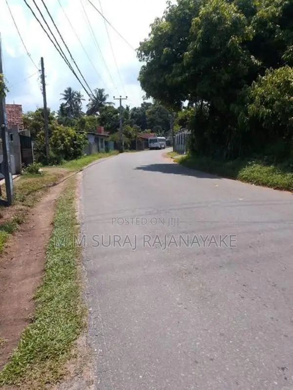 පර්චස් 120ක් මිනුවන්ගොඩින්