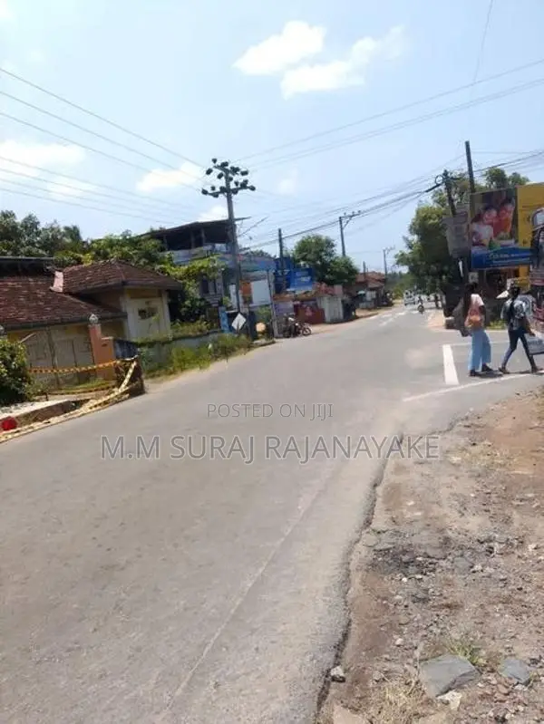 පර්චස් 120ක් මිනුවන්ගොඩින්