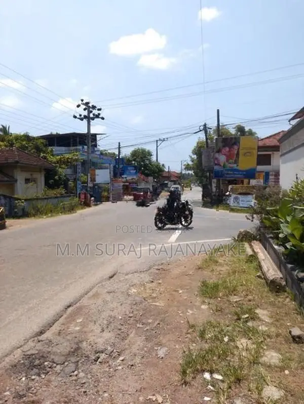 පර්චස් 120ක් මිනුවන්ගොඩින්
