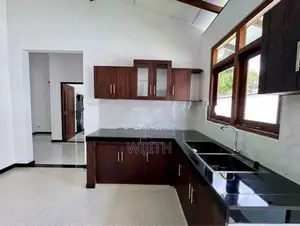 ණවමාදිලියේ ලස්සන තනිමහල් නිවසක් විකිනිමට කොටිටාව පොල්ගස්ඕවිට මාර්ගයේ