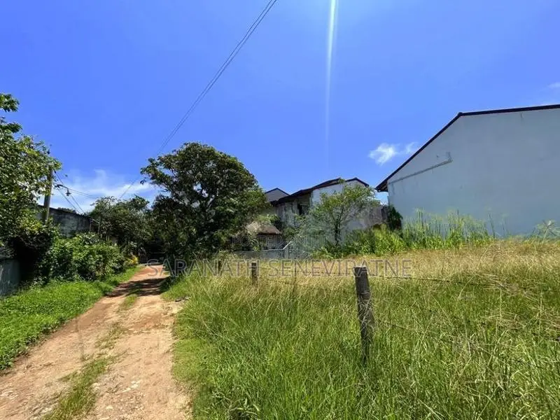 Land For Sale in Boralesgamuwa - Pirivena Rd Near Children Park