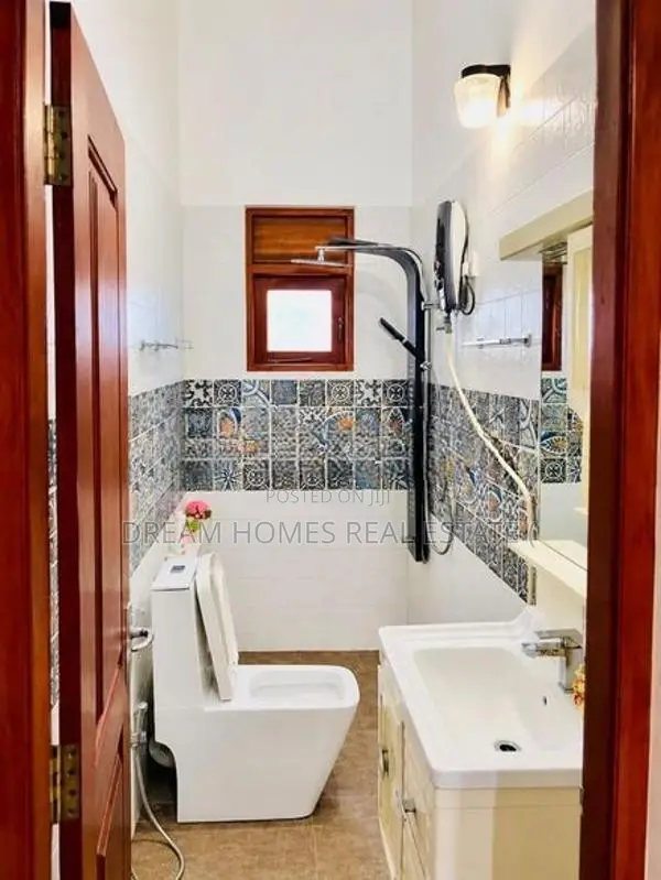Semi-Furnished House for Rent – Thalawathugoda