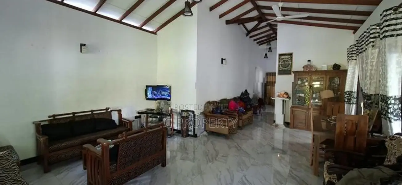 House for sale pannipitiya liyanage road,