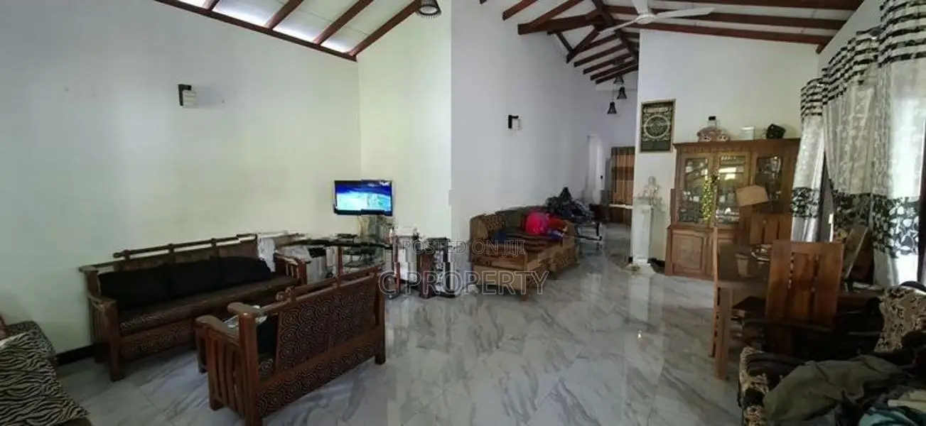 House for sale pannipitiya liyanage road,