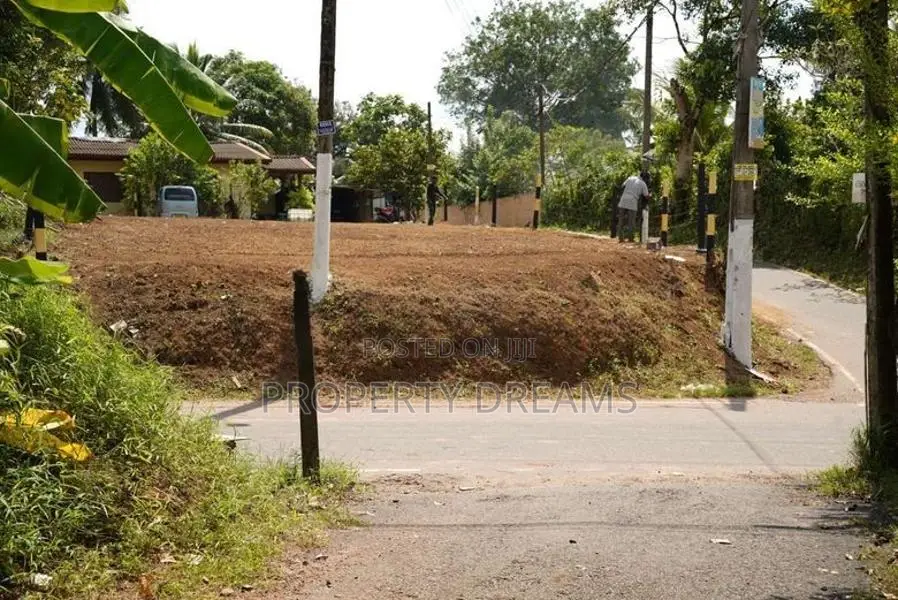 Land for Sale Pitipana