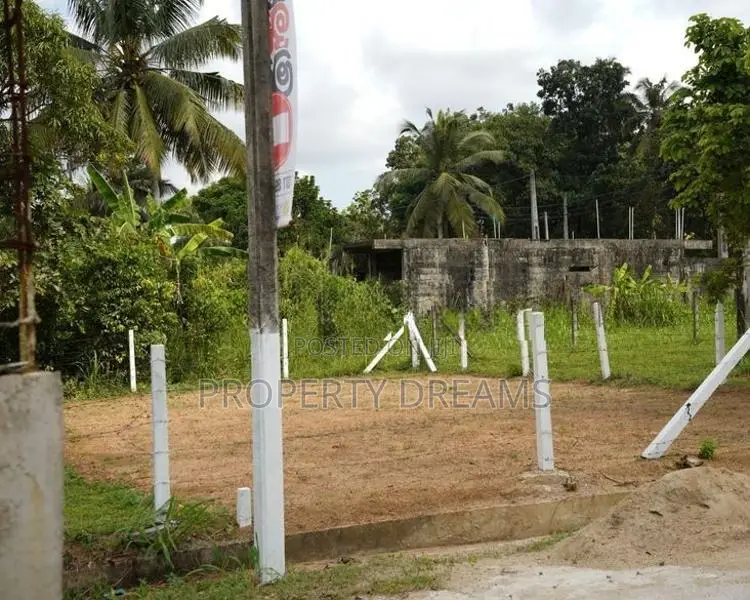 Land for Sale in Athurugiriya