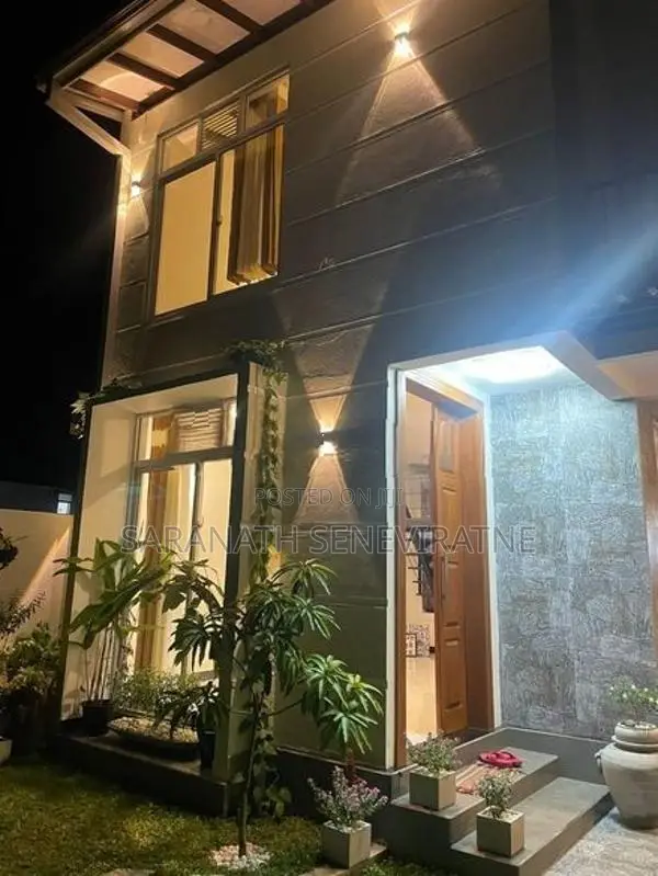 Fully Furnished Luxury House - Sale With Pool Kahathuduwa Kesbewa