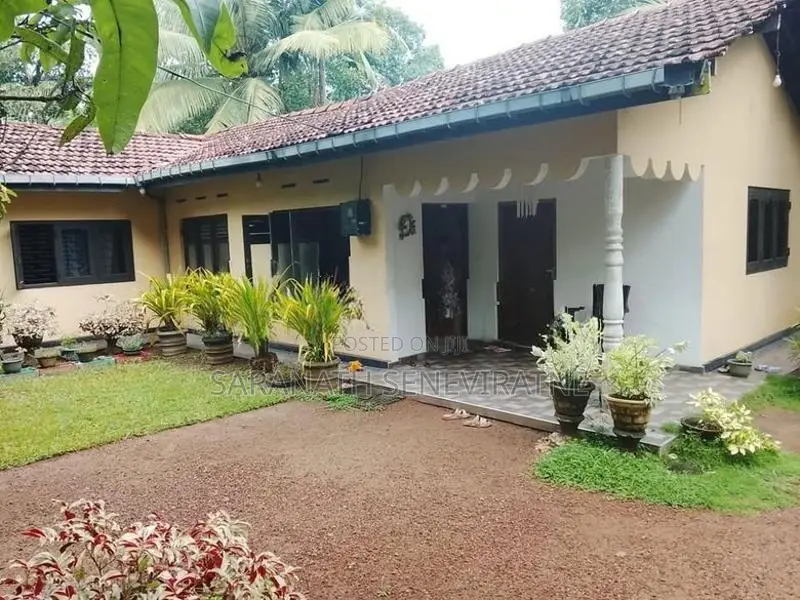 House For Sale in Minuwangoda Diwulapitiya