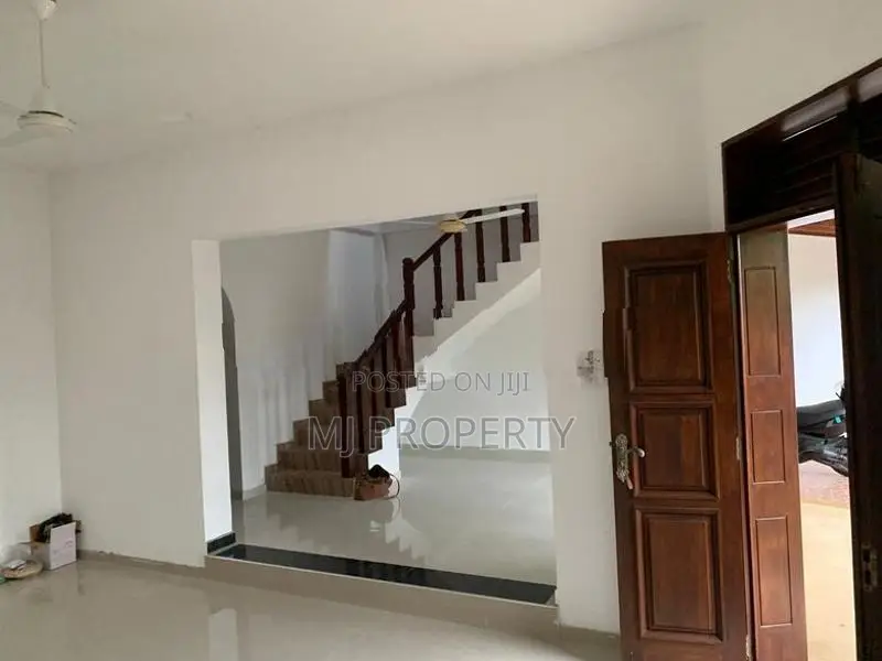 (SR-1272) Valuable Two Storey House Rent in Piliyandala